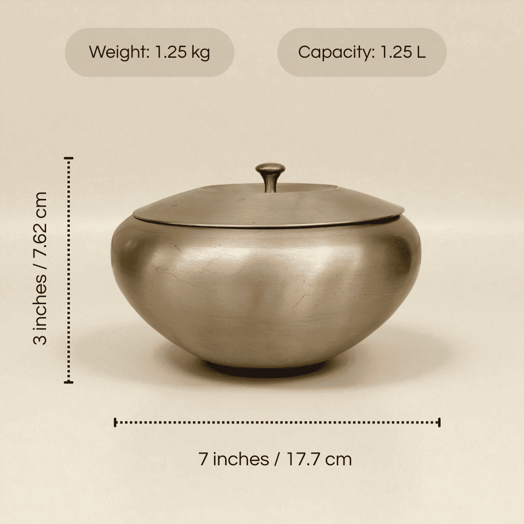 Kansa curve handi in bronze with a 1.25 kg weight and 1.25 L capacity, featuring a smooth finish