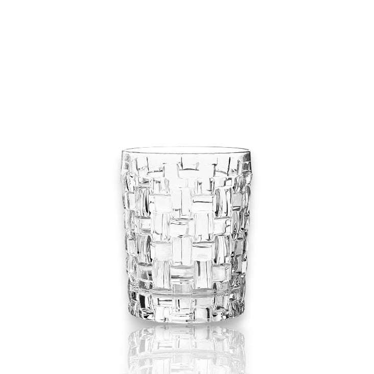Nachtmann Bossa Nova whiskey glass with a stylish textured design for an elegant drinking experience