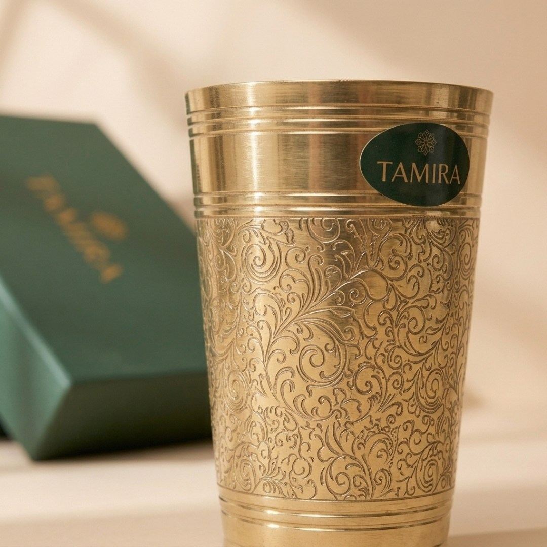 Pure brass etched glass set of 2 - close-up of the hand-finished pattern