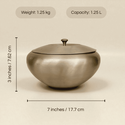 Kansa curve handi in bronze with a 1.25 kg weight and 1.25 L capacity, featuring a smooth finish