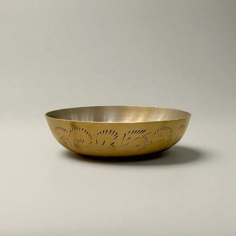 Kansa thali set hand carved 6 pcs with intricate designs showcasing artisan craftsmanship