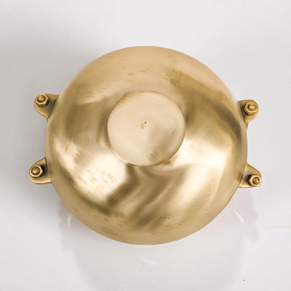 Bottom view of Kansyam Ruby kansa kadai, 4 litres, highlighting the smooth rounded base