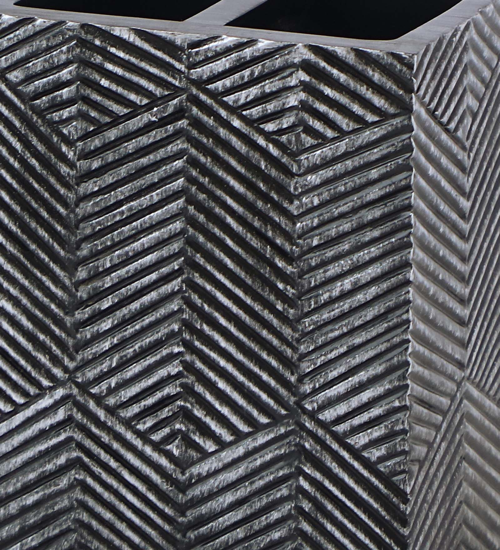 Obsessions Vibe Polyresin 4pcs Bathroom set Grey with textured geometric design for modern decor